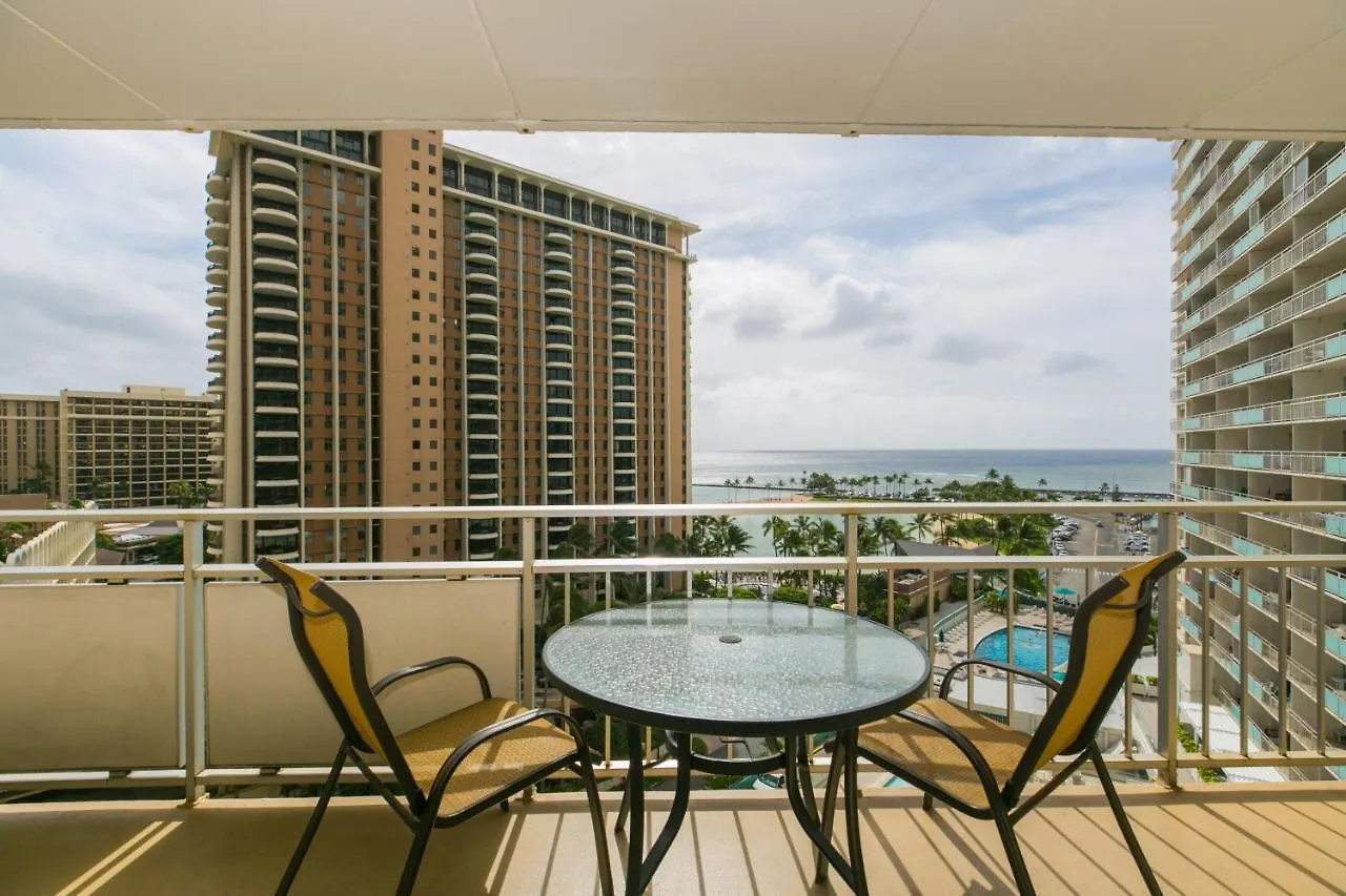Ilikai Tower One Bedroom Lagoon View Waikiki Condos With Lanai & Free Wifi Гонолулу