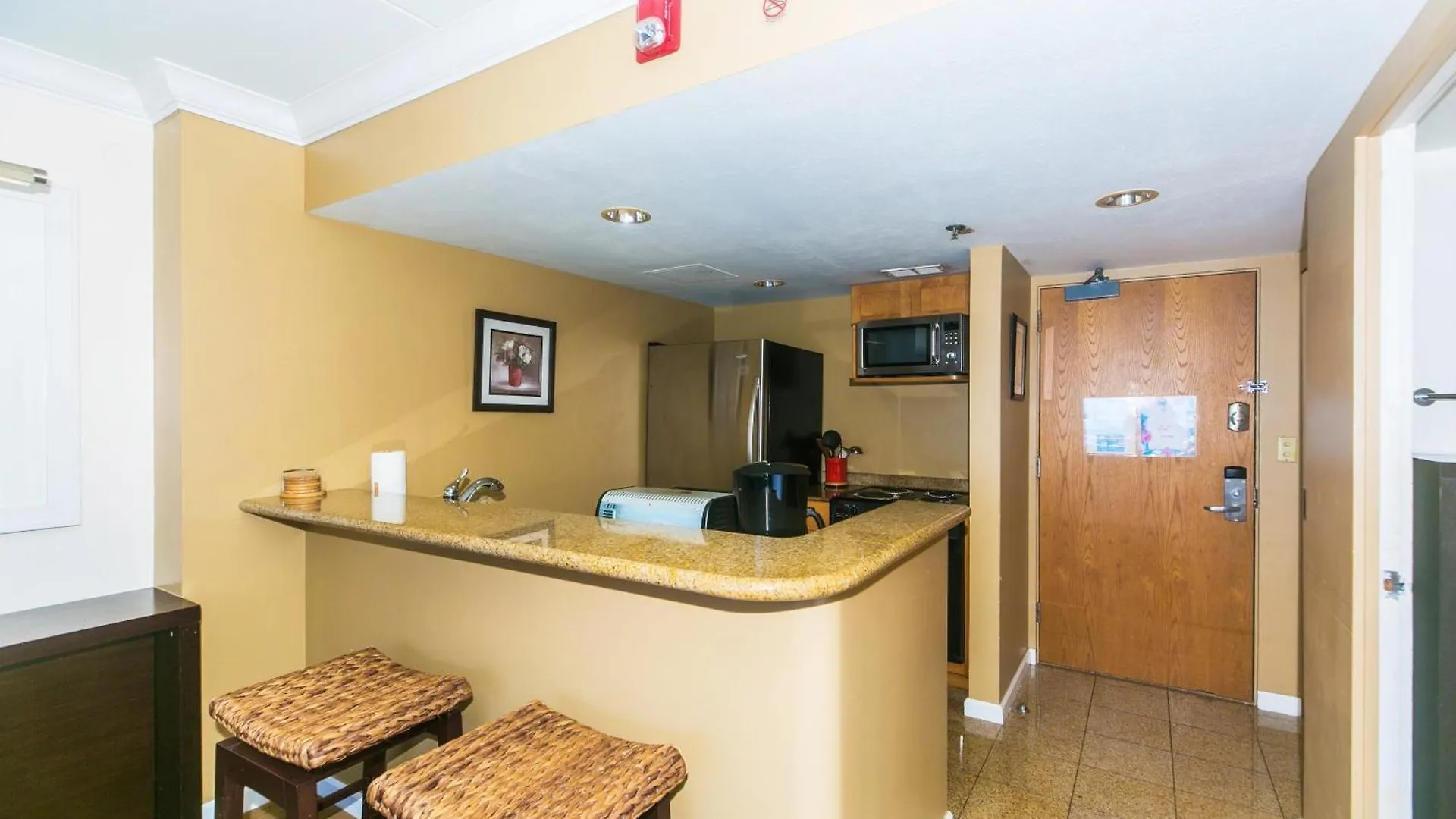 Ilikai Tower One Bedroom Lagoon View Waikiki Condos With Lanai & Free Wifi Гонолулу Апартаменты