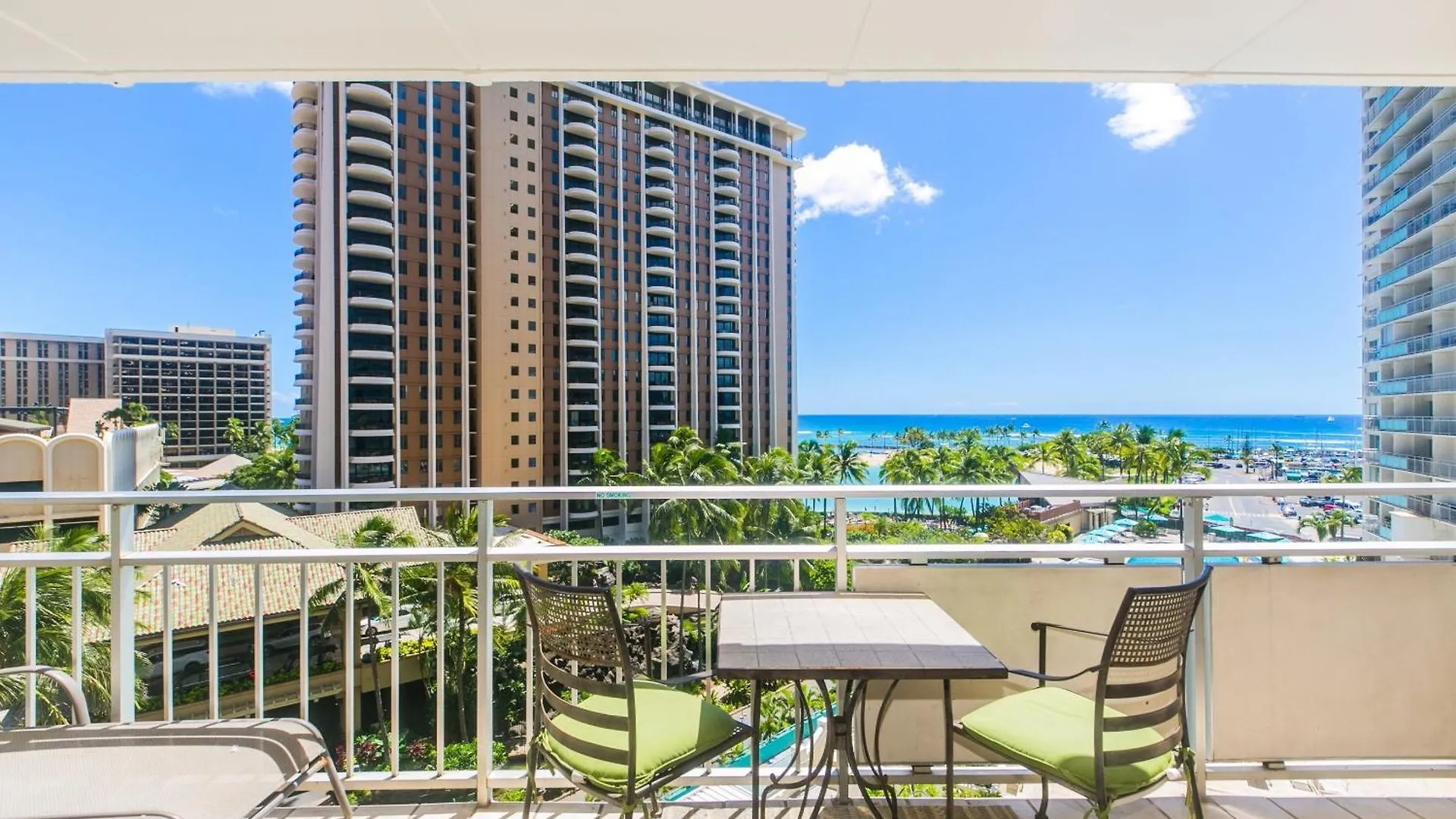 Ilikai Tower One Bedroom Lagoon View Waikiki Condos With Lanai & Free Wifi Гонолулу США