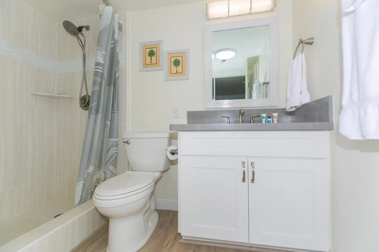 Ilikai Tower One Bedroom Lagoon View Waikiki Condos With Lanai & Free Wifi هونولولو