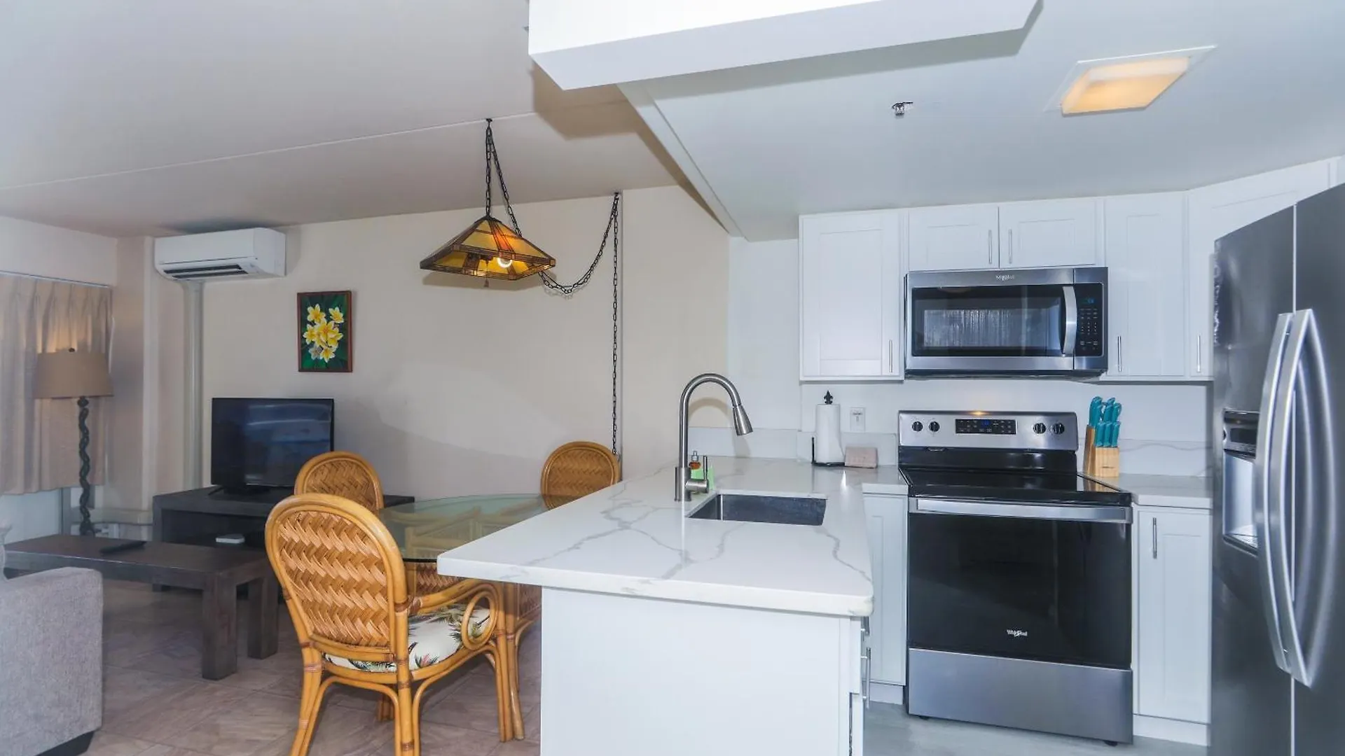 Ilikai Tower One Bedroom Lagoon View Waikiki Condos With Lanai & Free Wifi هونولولو الولايات المتحدة الأمريكية