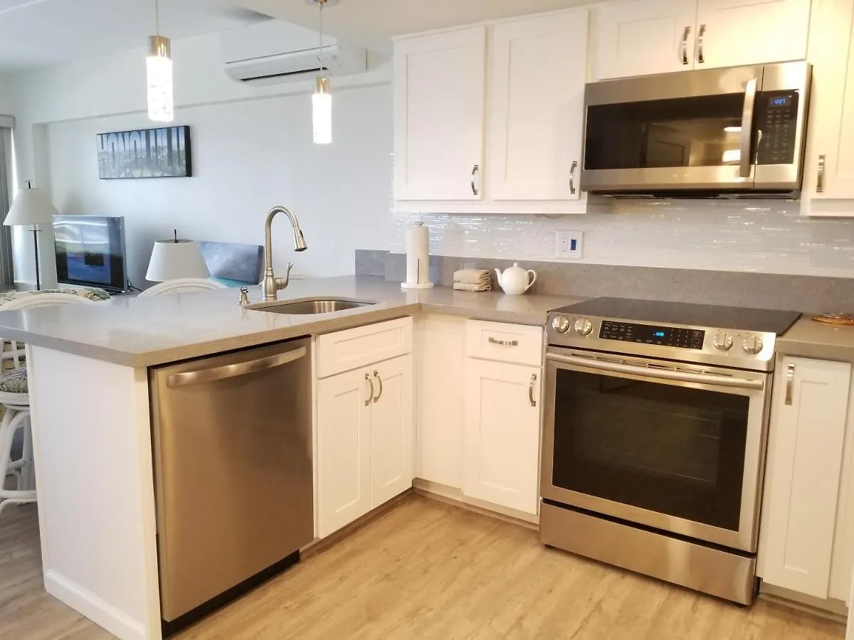 Ilikai Tower One Bedroom Lagoon View Waikiki Condos With Lanai & Free Wifi Honolulu