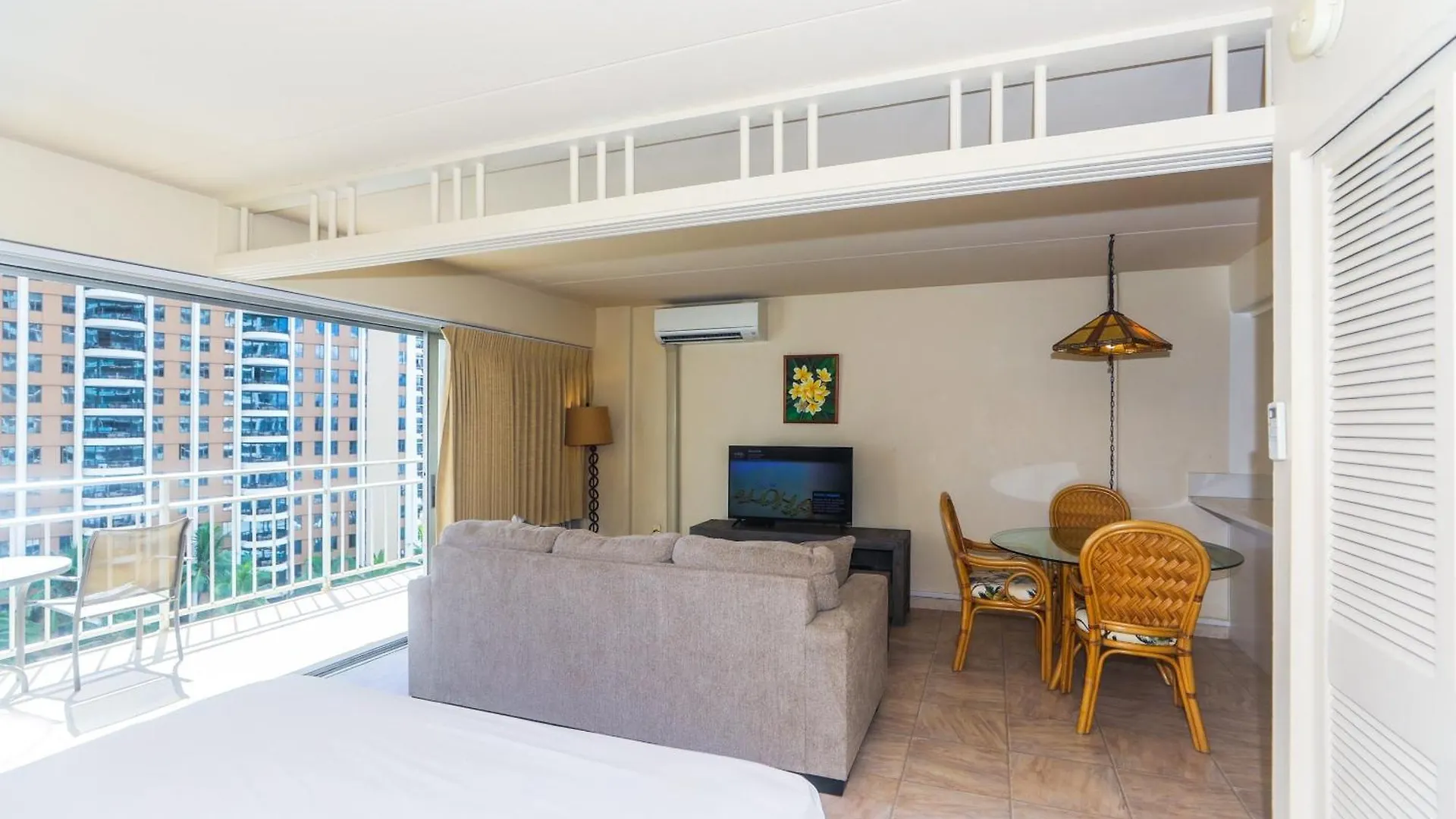 Ilikai Tower One Bedroom Lagoon View Waikiki Condos With Lanai & Free Wifi Honolulu 0*,  Stati Uniti
