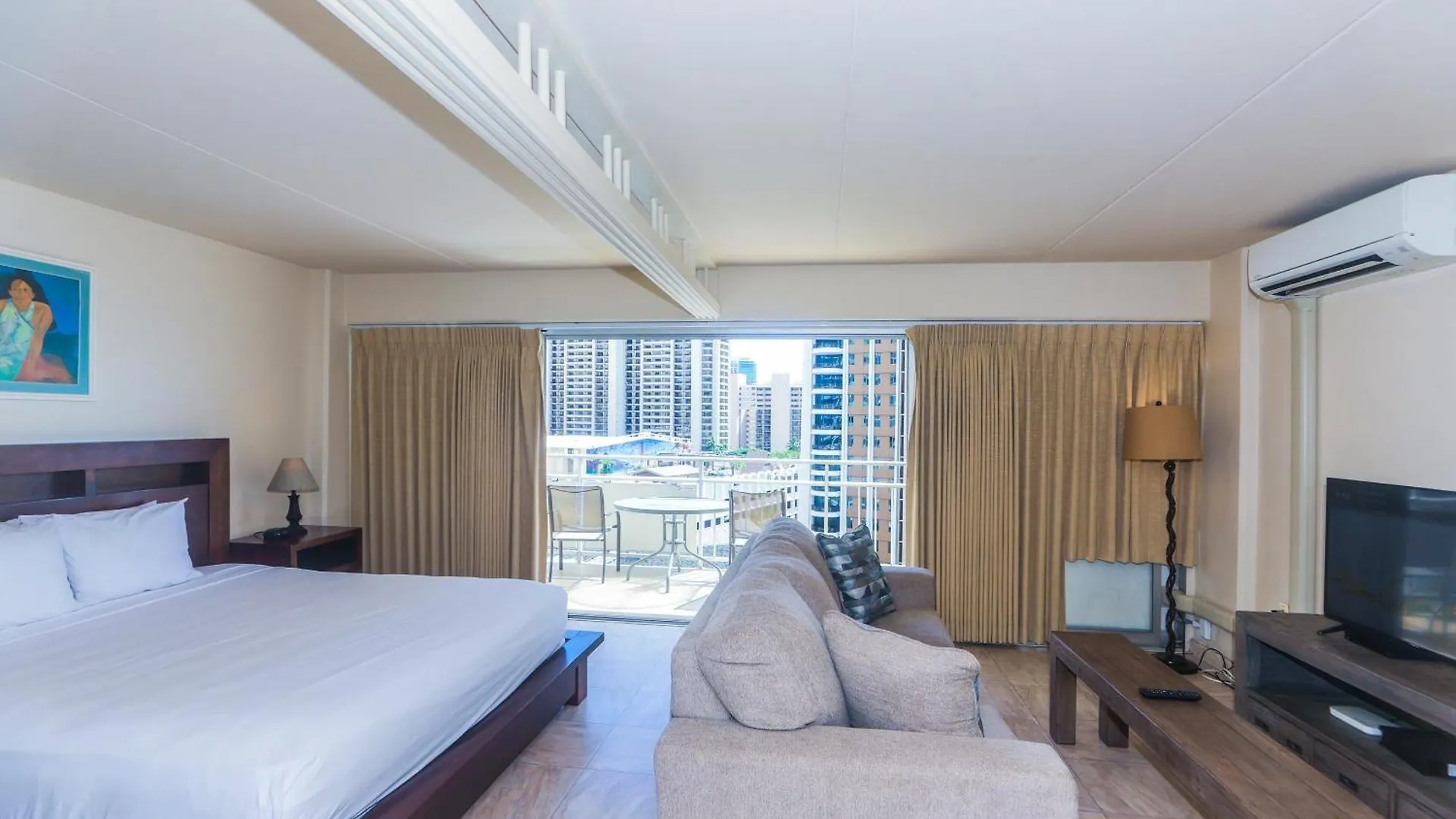 Ilikai Tower One Bedroom Lagoon View Waikiki Condos With Lanai & Free Wifi Honolulu
